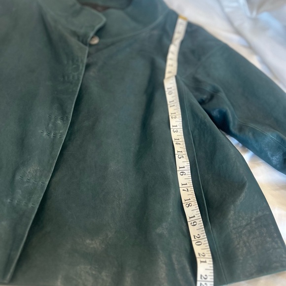 Women's Green Leather Jacket - Picture 8 of 11